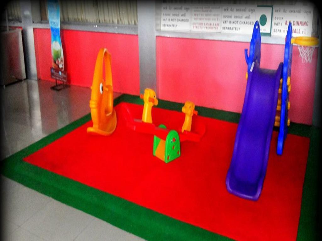 Hotel Nyay Mandir Bharuch エクステリア 写真
